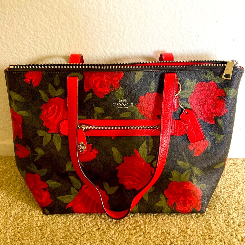 Coach signature red rose purse, rare, almost brand new🌹brown/green/red flowers